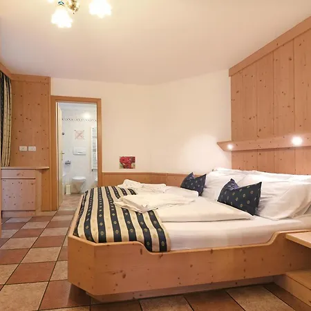 Alpin-residence Amadeus Apart Otel Siusi